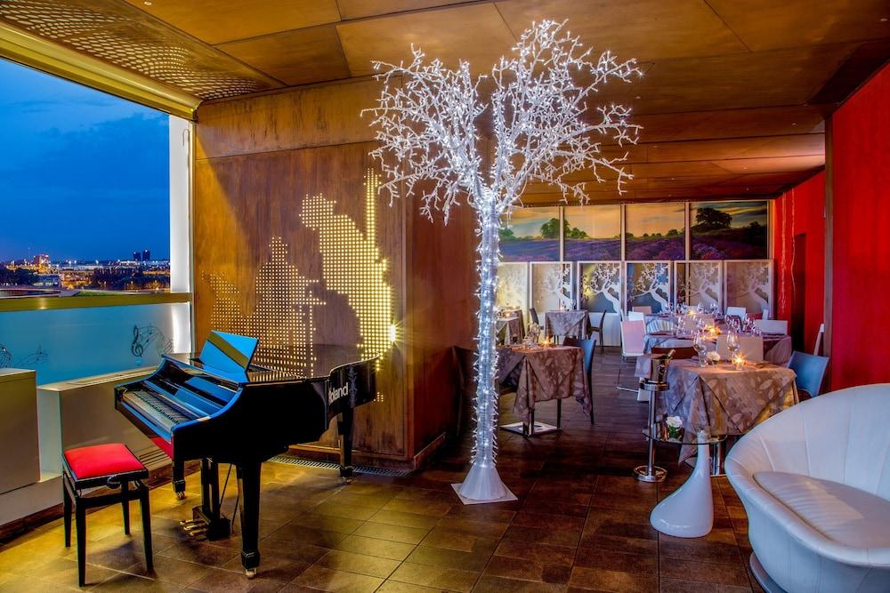 Phi Hotel Milano Baranzate Esterno foto