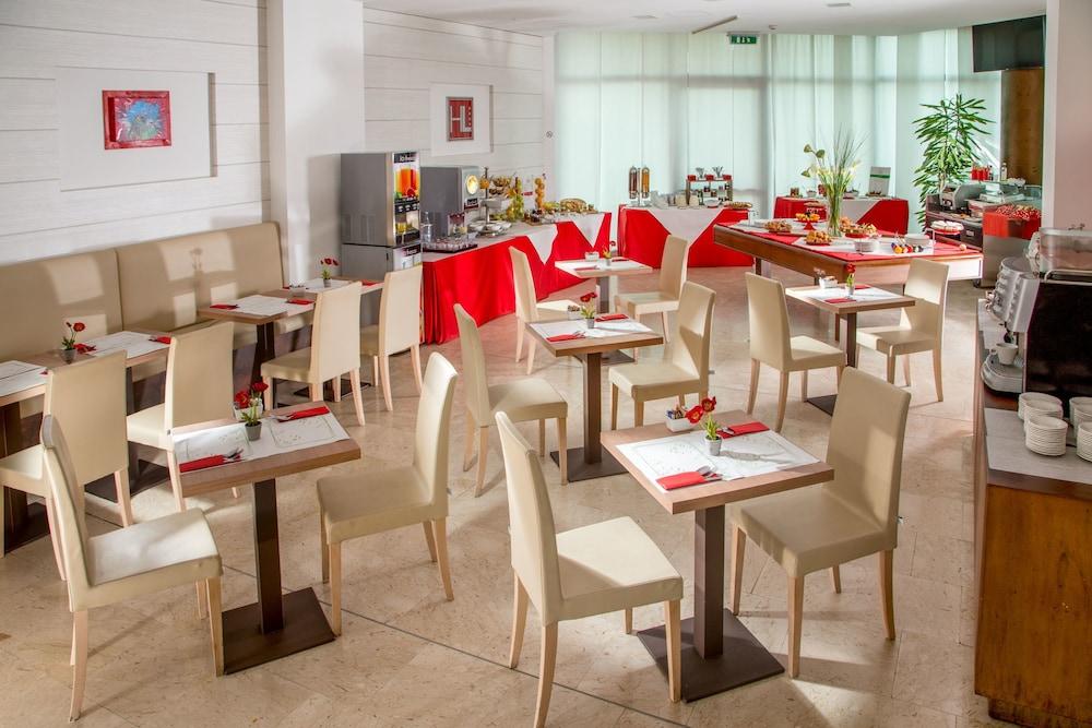 Phi Hotel Milano Baranzate Esterno foto