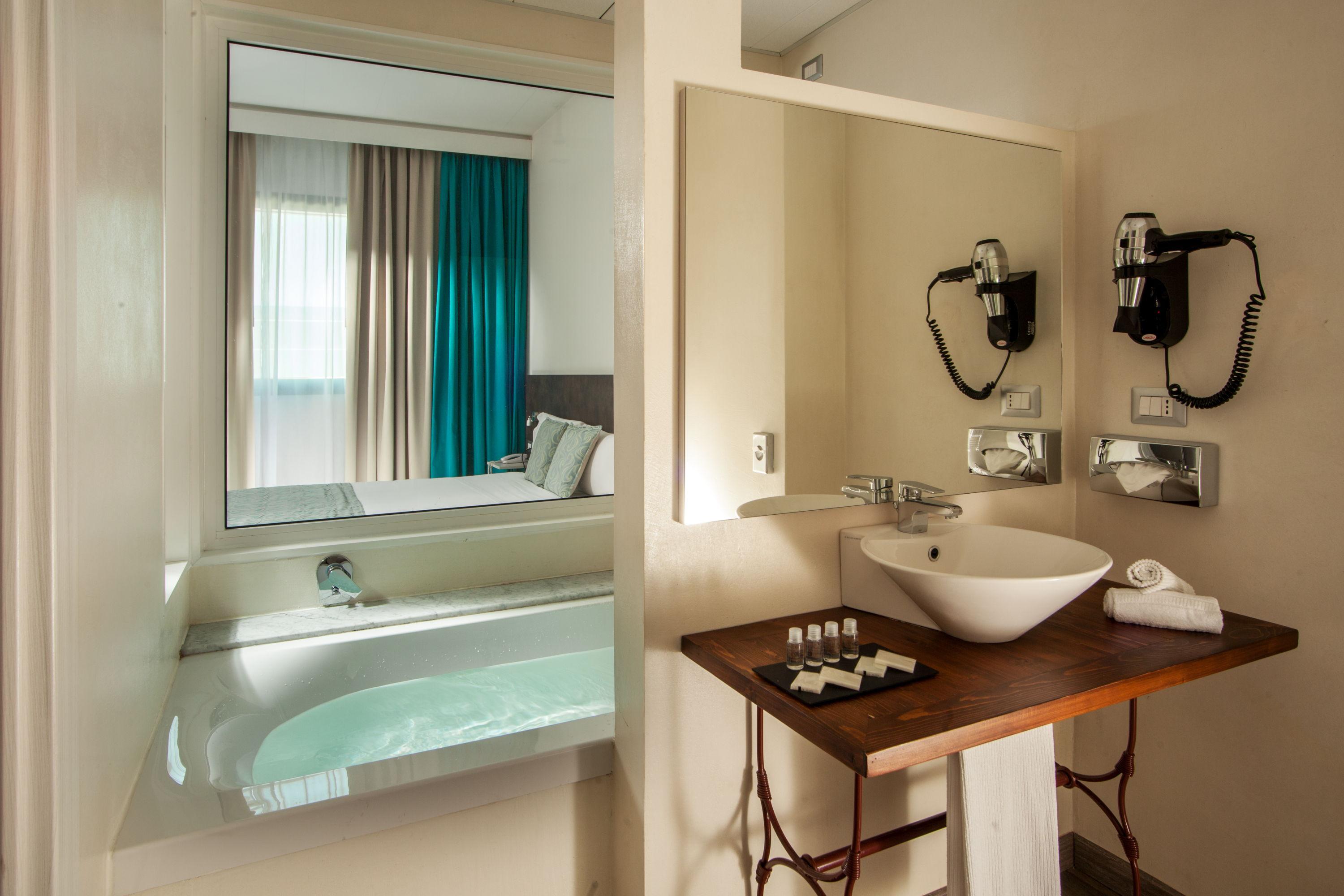 Phi Hotel Milano Baranzate Esterno foto