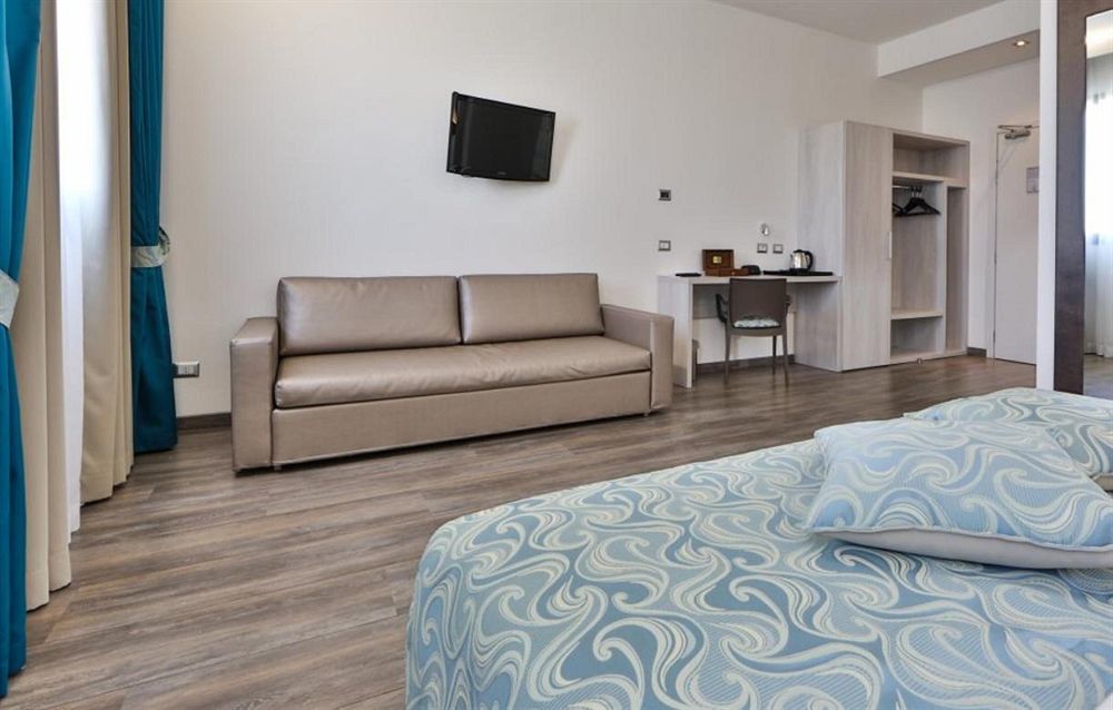 Phi Hotel Milano Baranzate Esterno foto