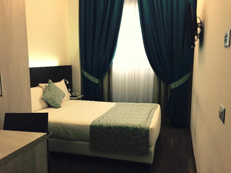Phi Hotel Milano Baranzate Esterno foto